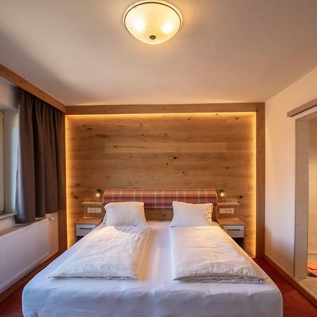 Hoelzl Bed & Breakfast Neukirchen am Grossvenediger Ngoại thất bức ảnh