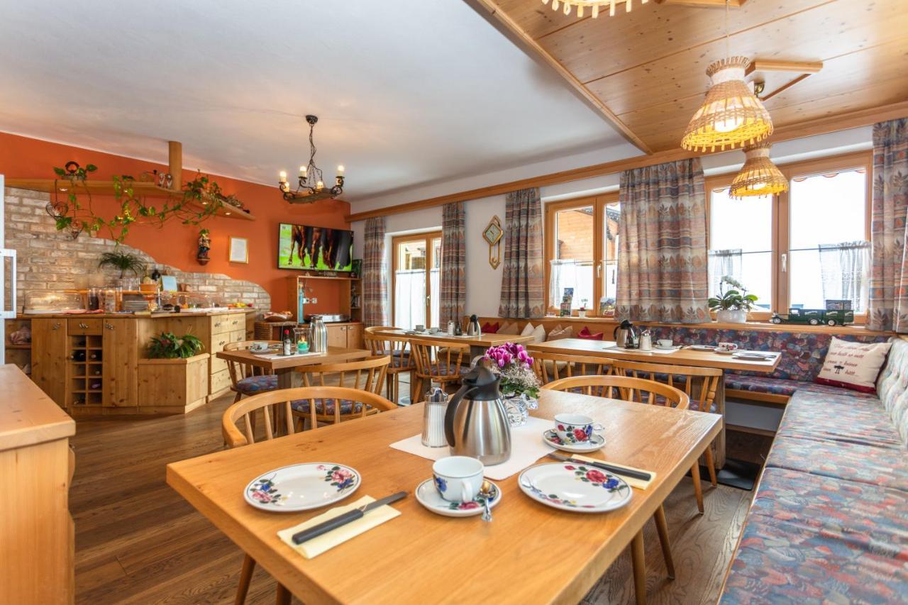 Hoelzl Bed & Breakfast Neukirchen am Grossvenediger Ngoại thất bức ảnh