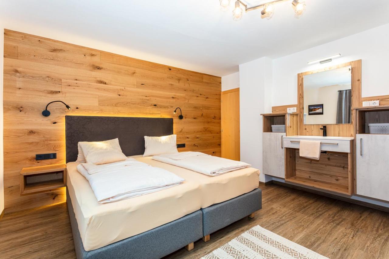 Hoelzl Bed & Breakfast Neukirchen am Grossvenediger Ngoại thất bức ảnh