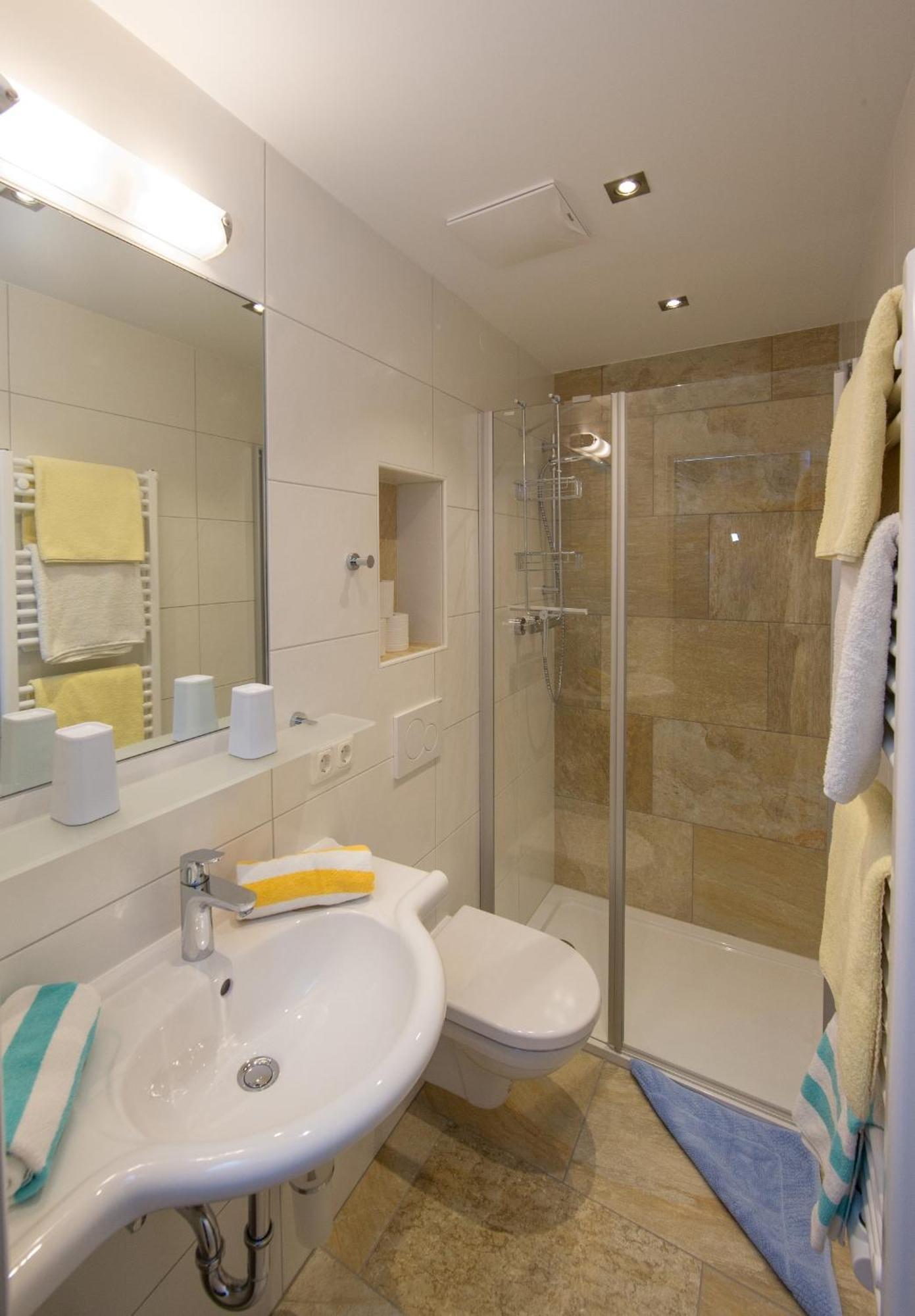 Hoelzl Bed & Breakfast Neukirchen am Grossvenediger Phòng bức ảnh