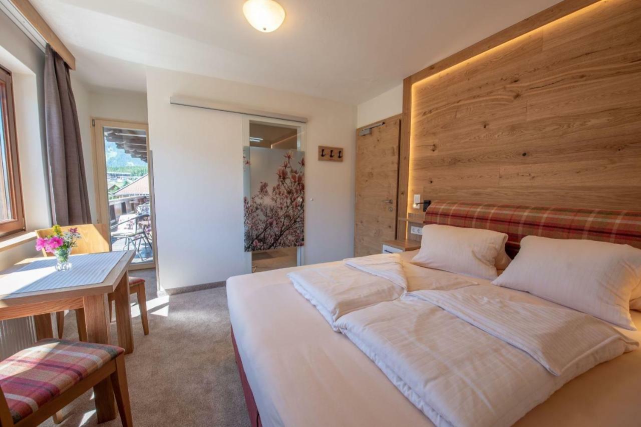 Hoelzl Bed & Breakfast Neukirchen am Grossvenediger Ngoại thất bức ảnh