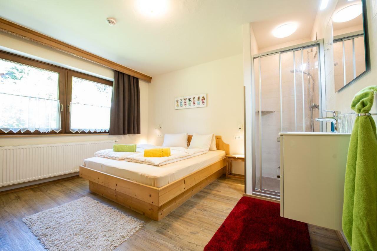 Hoelzl Bed & Breakfast Neukirchen am Grossvenediger Ngoại thất bức ảnh