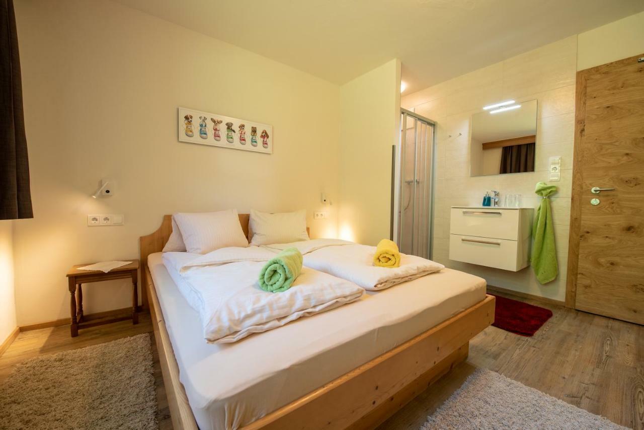 Hoelzl Bed & Breakfast Neukirchen am Grossvenediger Ngoại thất bức ảnh
